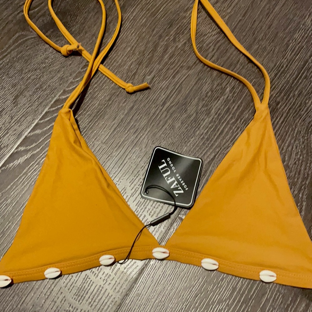 Shell bikini top